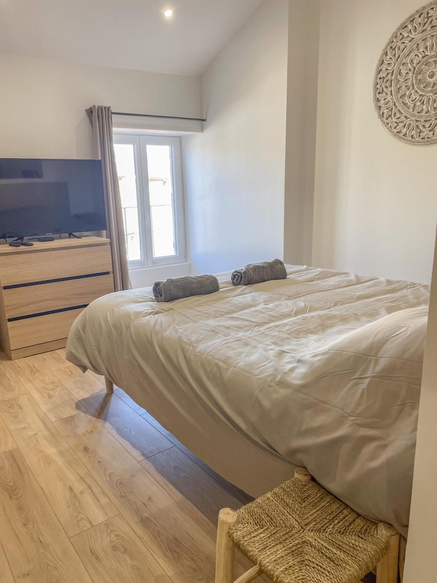 Ferienwohnung Esprit Bali Montbrison Exterior foto